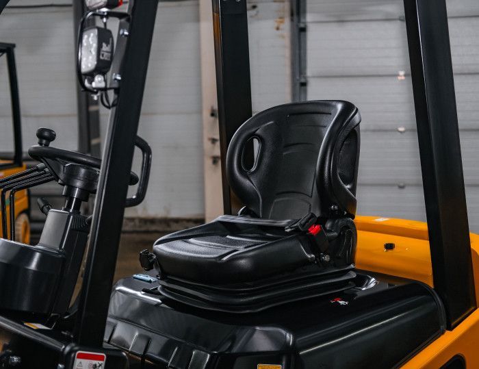 Дизельный вилочный погрузчик ZAUBERG DB15 X #5