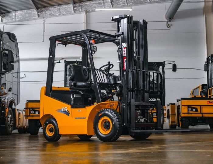 Дизельный вилочный погрузчик ZAUBERG DB15 X #4