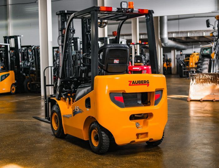 Дизельный вилочный погрузчик ZAUBERG DB15 X #2