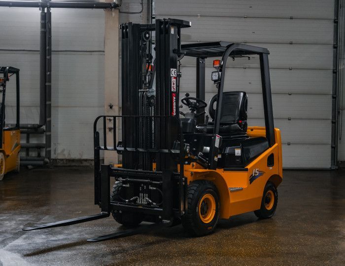 Дизельный вилочный погрузчик ZAUBERG DB15 X #1